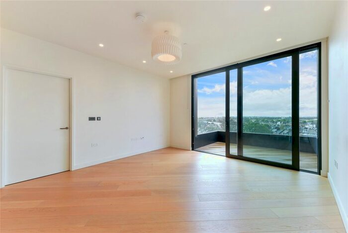 1 Bedroom Flat To Rent In Wood Crescent, Television Centre, White City, London, W12