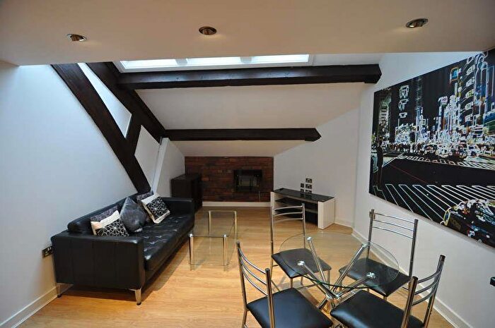 2 Bedroom Flat To Rent In Colonial Building, - Sunbridge Road, Bradford, BD1