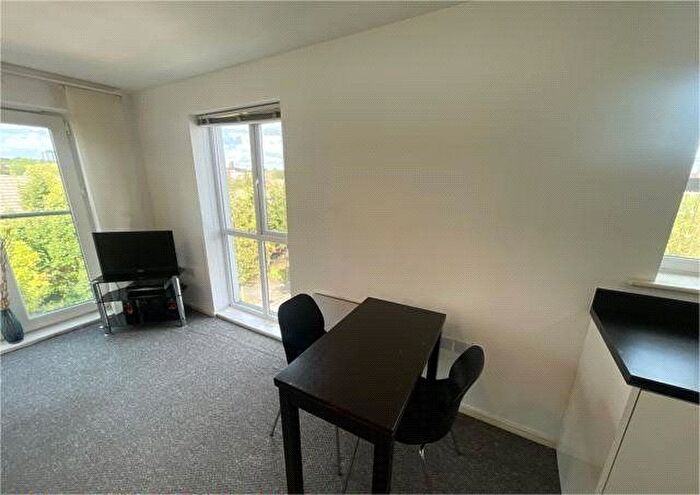 1 Bedroom Flat To Rent In Broughton Lane, Salford, M7
