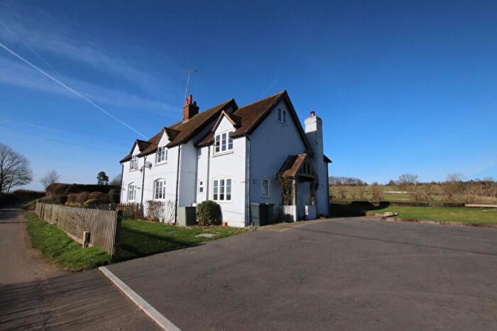 4 Bedroom Semi-Detached House To Rent In Bucklebury Road, Reading, RG7
