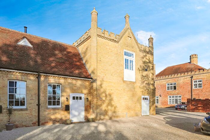 2 Bedroom Detached House For Sale In North Road, Huntingdon, PE28