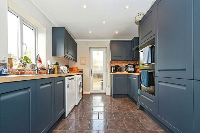 4 Bedroom End Terrace House For Sale In Stamford Close, Swindon, Wiltshire, SN5