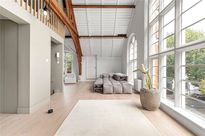 2 Bedroom Flat For Sale In Richmond Avenue, London, N1