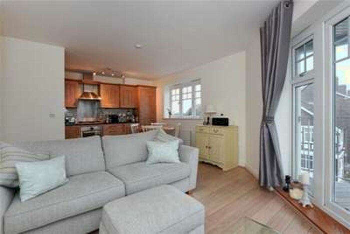 2 Bedroom Flat To Rent In Wickham Road, West Wickham, CR0