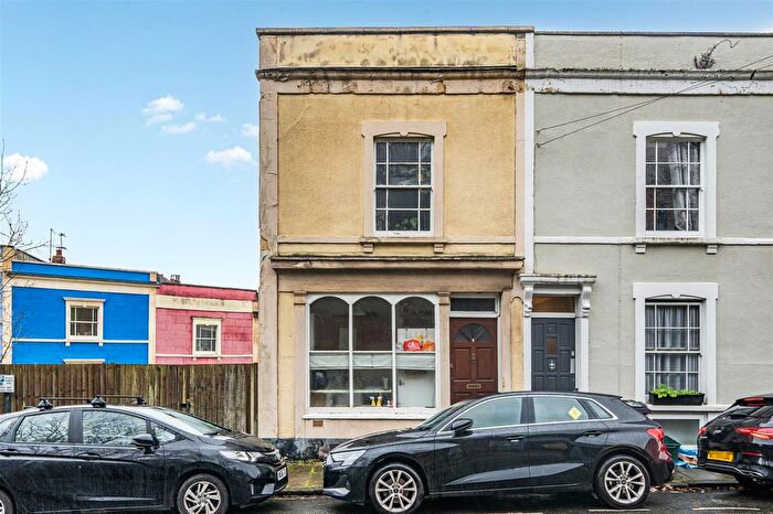 2 Bedroom End Terrace House To Rent In Ambra Vale East, Bristol, BS8