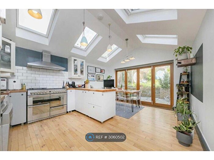2 Bedroom Maisonette To Rent In Gleneldon Road, London, SW16