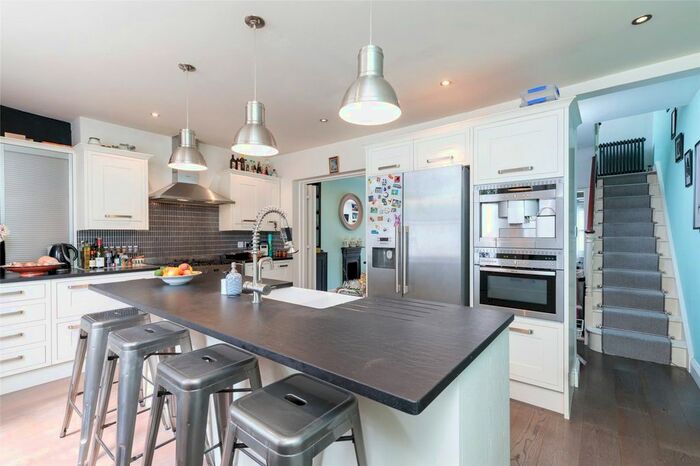 2 Bedroom Maisonette To Rent In Rheidol Terrace, Angel, N1