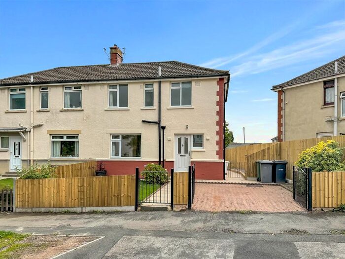 3 Bedroom Semi-Detached House To Rent In Wyvil Road, Ilkley, LS29