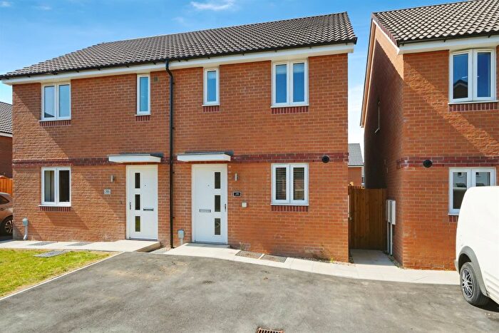 2 Bedroom Property To Rent In Northrop Gardens, Grove, Wantage, OX12
