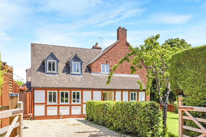 4 Bedroom Semi-Detached House For Sale In Dorsington, Stratford-upon-Avon, CV37