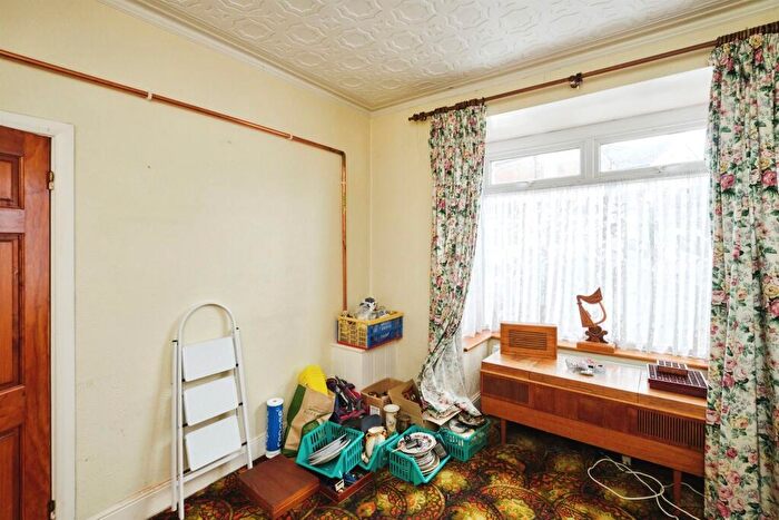 3 Bedroom Terraced House For Sale In Deakins Road, Birmingham, B25