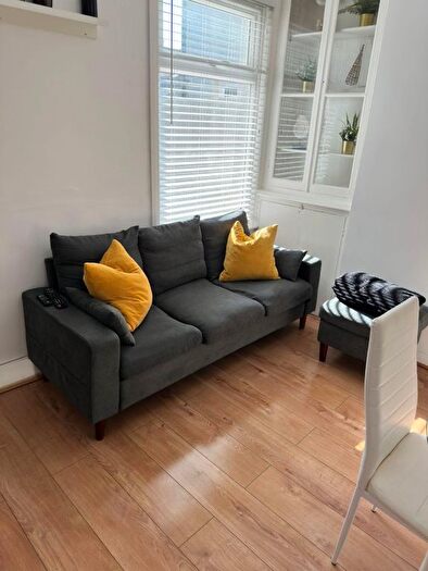 3 Bedroom Semi-detached House To Rent In Livingstone Road, Gillingham, ME7