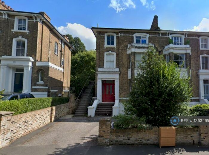 2 Bedroom Flat To Rent In Granville Park, London, SE13
