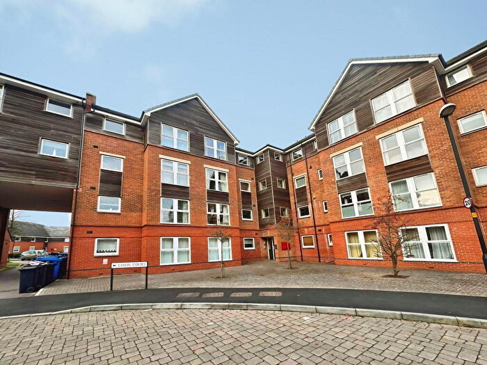 2 Bedroom Flat To Rent In Chain Court, Swindon, SN1