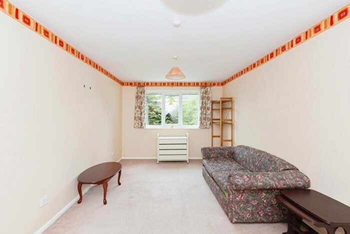 1 Bedroom Flat For Sale In Express Drive, Ilford, IG3