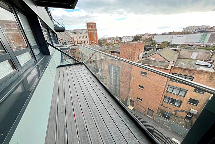 3 Bedroom Flat To Rent In Bournemouth, BH1