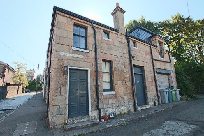 2 Bedroom Mews To Rent In Montague Lane, Glasgow, G12