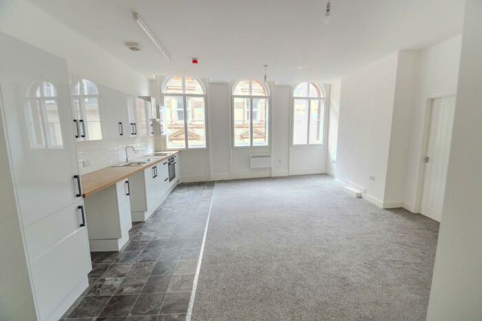 2 Bedroom Flat To Rent In Flat, Silver Street, Hull, HU1