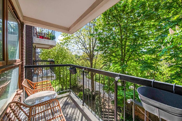 1 Bedroom Flat To Rent In Sycamore Lodge, Gipsy Lane, SW15