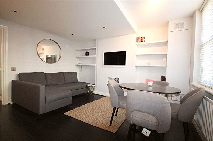 2 Bedroom Flat To Rent In Lakeside Road, London, W14