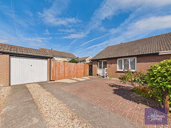 2 Bedroom Semi-Detached Bungalow For Sale In Hawthorne Close, Caldicot, NP26