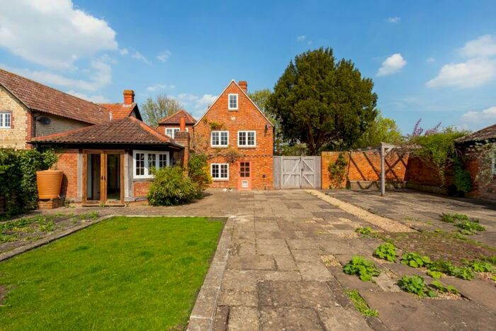 6 Bedroom Cottage To Rent In High Street Steeple Ashton, BA14