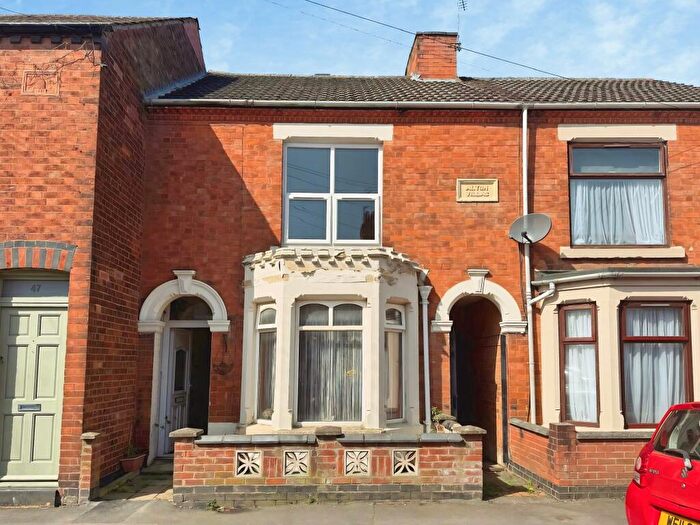 3 Bedroom Terraced House For Sale In Caldecott Street, Hillmorton, Rugby, West Midlands, CV21