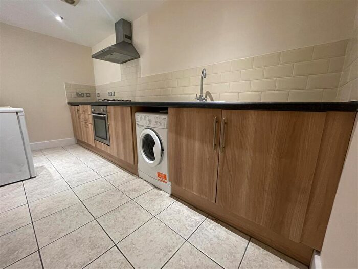 1 Bedroom Flat For Sale In Creek Road, Hayling Island, PO11