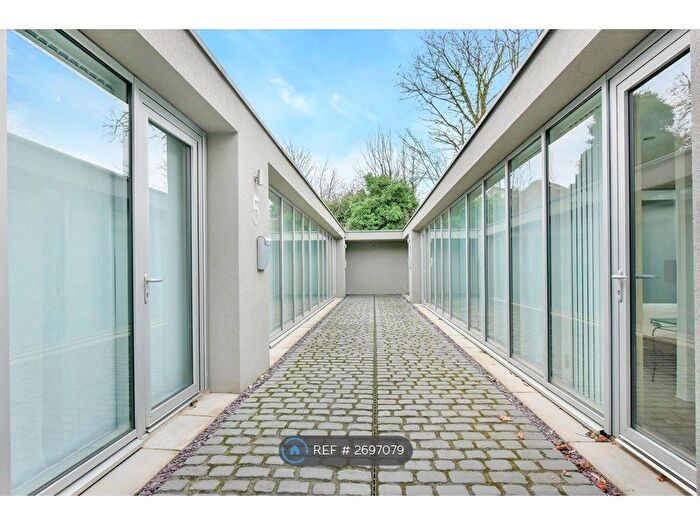 1 Bedroom Bungalow To Rent In Cedar Mews, London, SE4