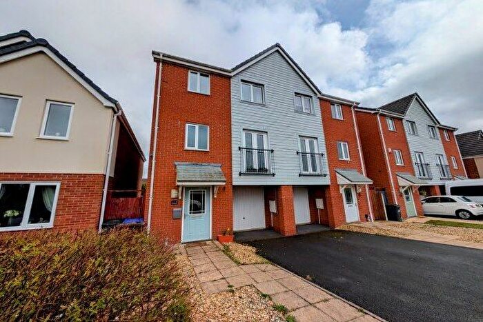 3 Bedroom Semi-Detached House To Rent In Cross Street, Stoke-On-Trent, ST3