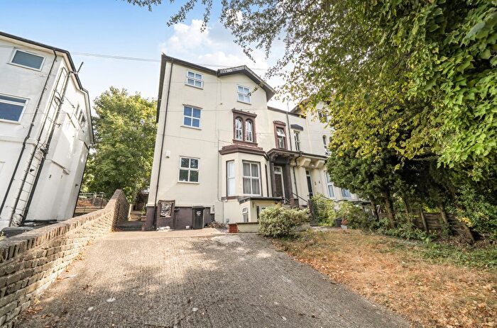 2 Bedroom Flat For Sale In Cobham Terrace, Bean Road, Greenhithe, DA9
