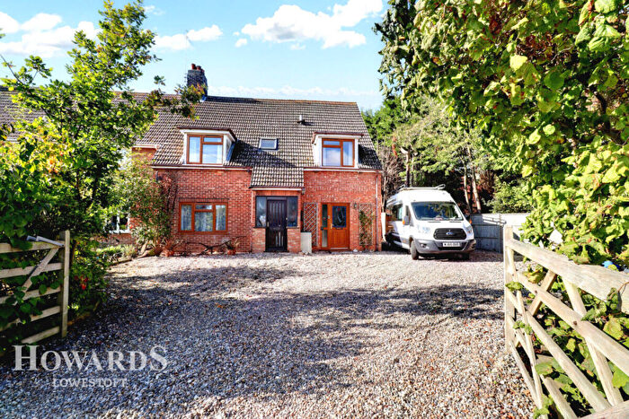 4 Bedroom Semi-Detached House For Sale In Station Road, Somerleyton, NR32