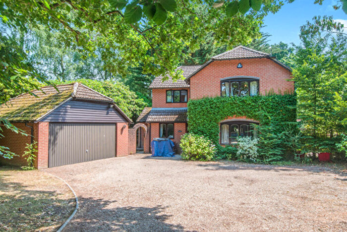 4 Bedroom House To Rent In Whinwhistle Road, East Wellow, East Wellow, SO51