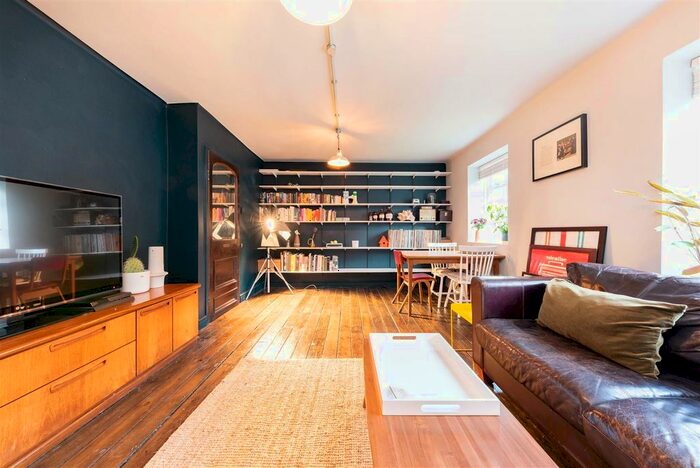 3 Bedroom Flat To Rent In St Marys Court, Harvey Road, Leytonstone, E11