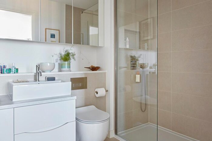 2 Bedroom Apartment For Sale In Shoreline Crescent, Folkestone, CT20