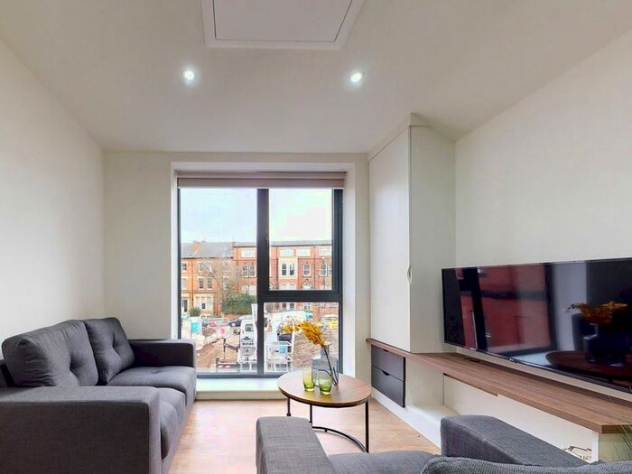 2 Bedroom Flat To Rent In Hyde Terrace Hyde Terrace, Leeds, LS2