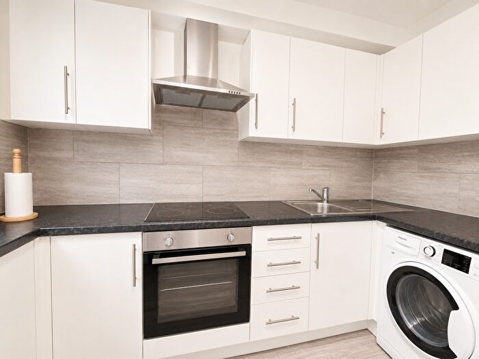 3 Bedroom House To Rent In Turnpike Lane, London, N8