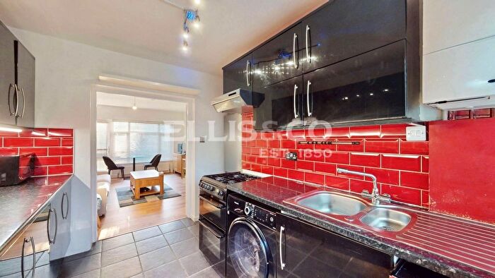 1 Bedroom Flat For Sale In Alexandra Avenue, Harrow, HA2