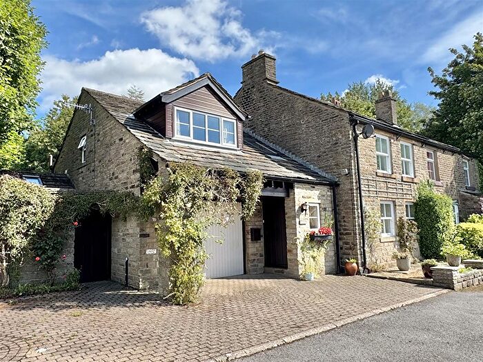 3 Bedroom Cottage For Sale In The Heath, Glossop, SK13