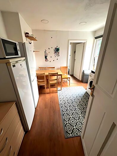 3 Bedroom Flat To Rent In Trinity Road, London, N2