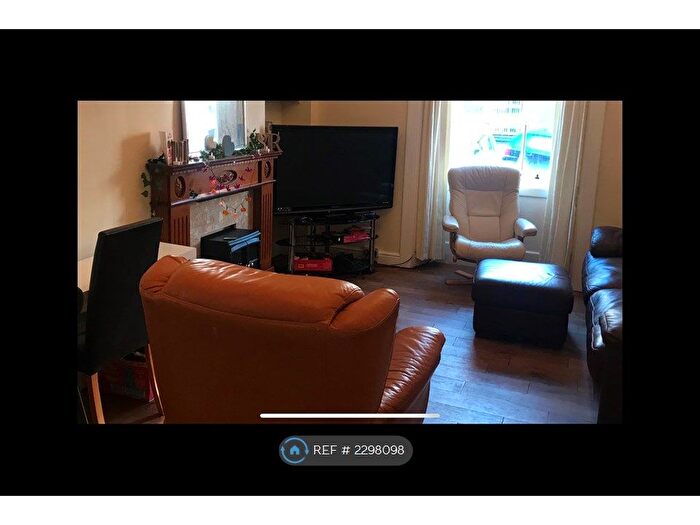 6 Bedroom End Of Terrace House To Rent In Queen Street, Stirling, FK8