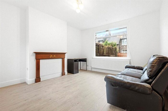 3 Bedroom Terraced House To Rent In Malam Gardens, London, E14