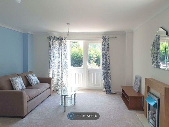 3 Bedroom Semi-Detached House To Rent In Crookesmoor Road, Sheffield, S10