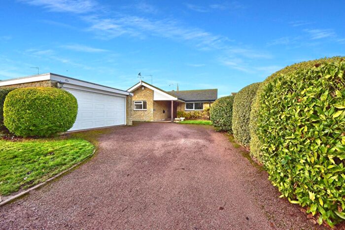 4 Bedroom Detached Bungalow For Sale In Astrop Road, Kings Sutton, Banbury, OX17
