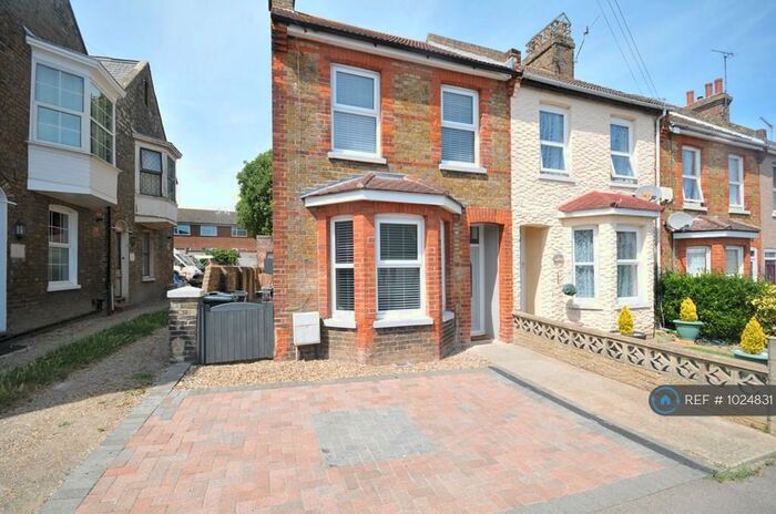 3 Bedroom End Of Terrace House To Rent In Upper Dumpton Park Road, Ramsgate, CT11