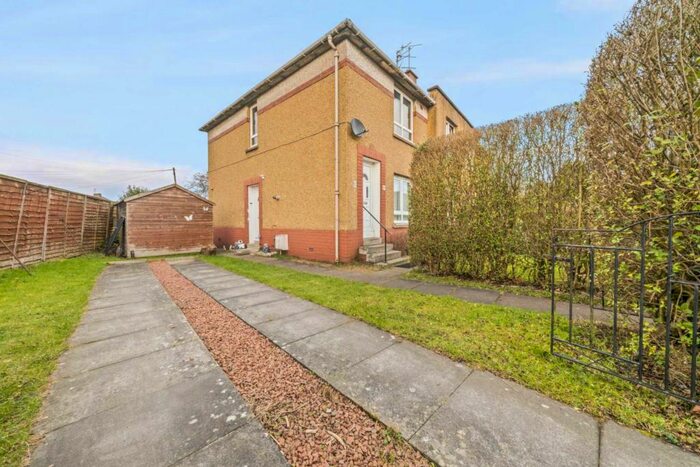 2 Bedroom Flat To Rent In Wilverton Road, Knightswood, G13