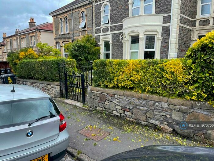 3 Bedroom Flat To Rent In Belvoir Road, Bristol, BS6