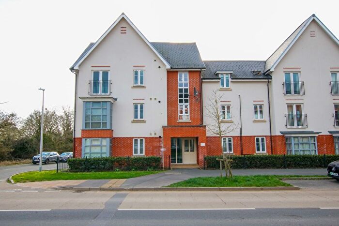 2 Bedroom Flat For Sale In William Heelas Way, Wokingham, RG40