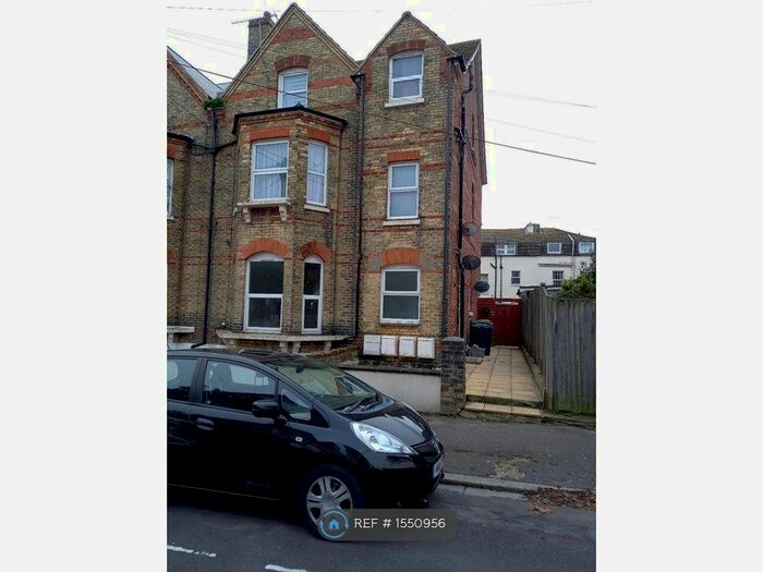 2 Bedroom Flat To Rent In Connaught Road, Folkestone, CT20