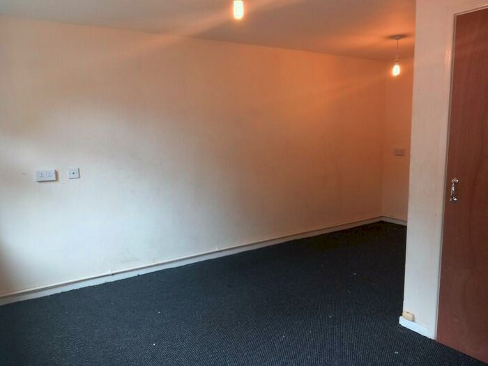 Studio To Rent In Vicarage Gardens, Grimsby, Lincolnshire, DN34